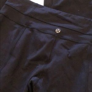 Lululemon black groove leggings